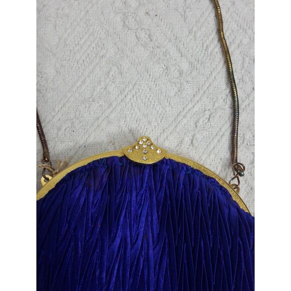 Ladies Saphire Blue pleated satin evening bag with gold chain NWT READ - Picture 3 of 7